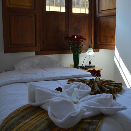 Hotel Y Galeria Uxlabil Antigua Luaran gambar