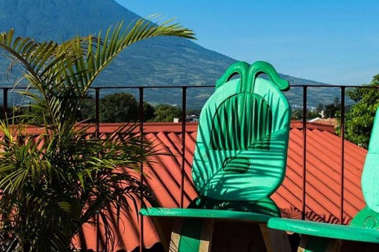 Hotel Y Galeria Uxlabil Antigua Luaran gambar