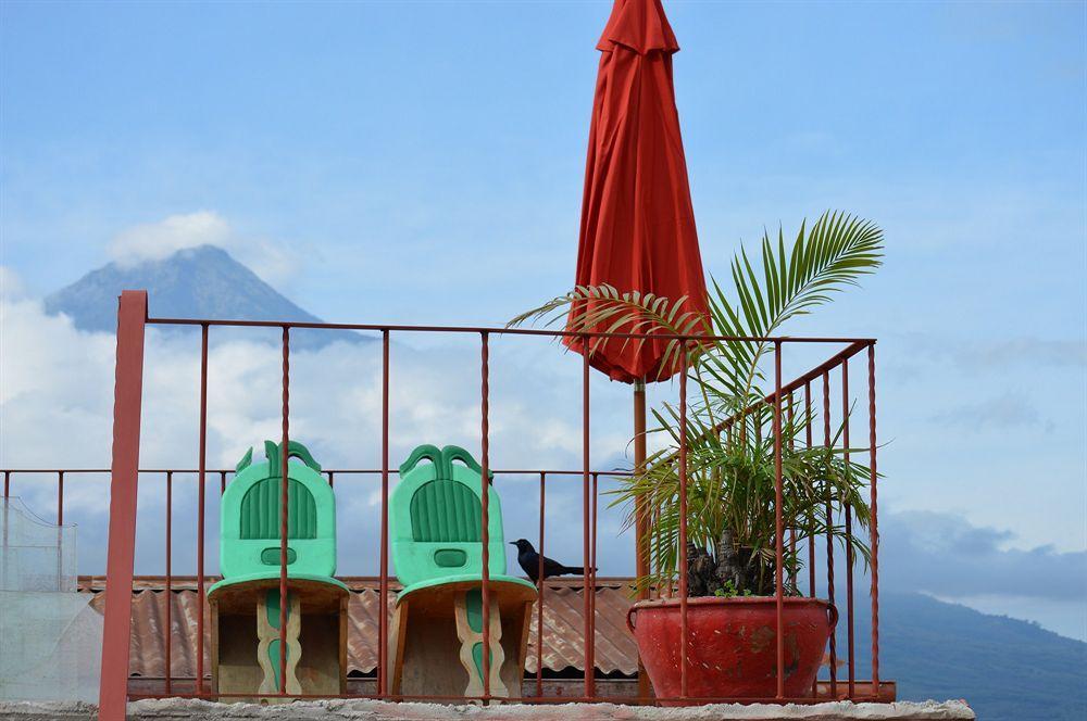 Hotel Y Galeria Uxlabil Antigua Luaran gambar