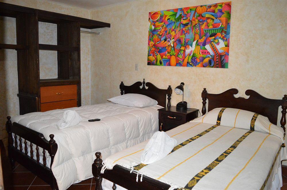 Hotel Y Galeria Uxlabil Antigua Luaran gambar