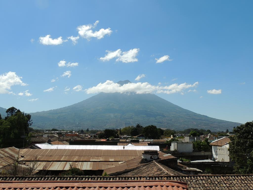 Hotel Y Galeria Uxlabil Antigua Luaran gambar