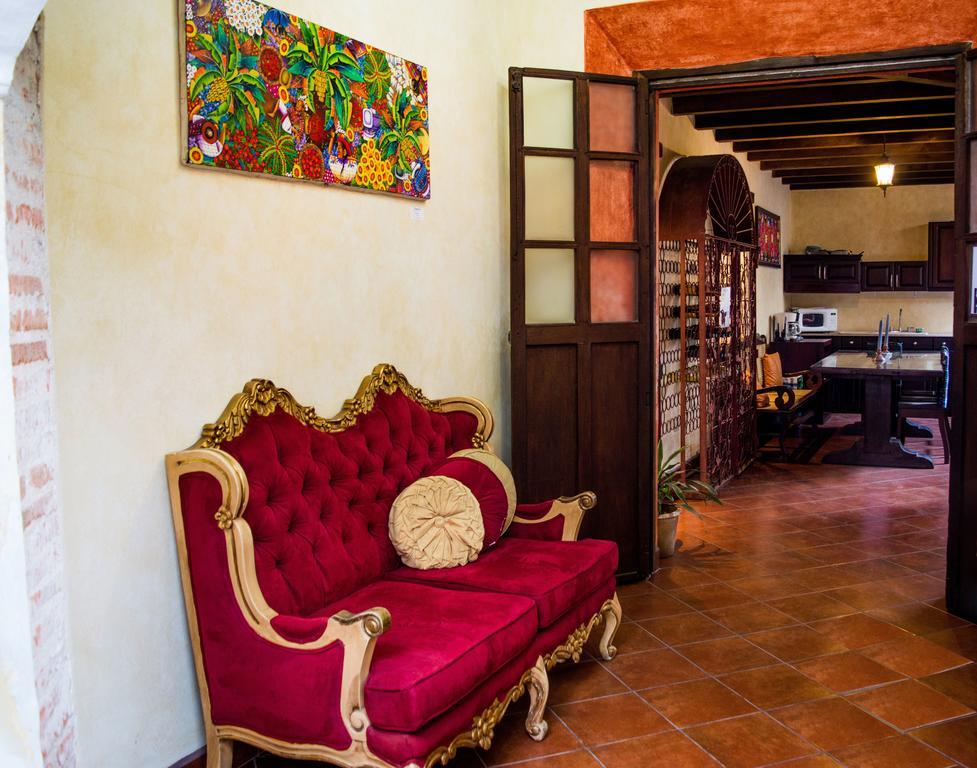 Hotel Y Galeria Uxlabil Antigua Luaran gambar