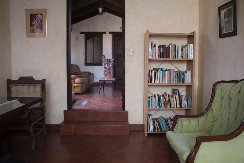 Hotel Y Galeria Uxlabil Antigua Luaran gambar
