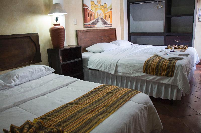 Hotel Y Galeria Uxlabil Antigua Luaran gambar