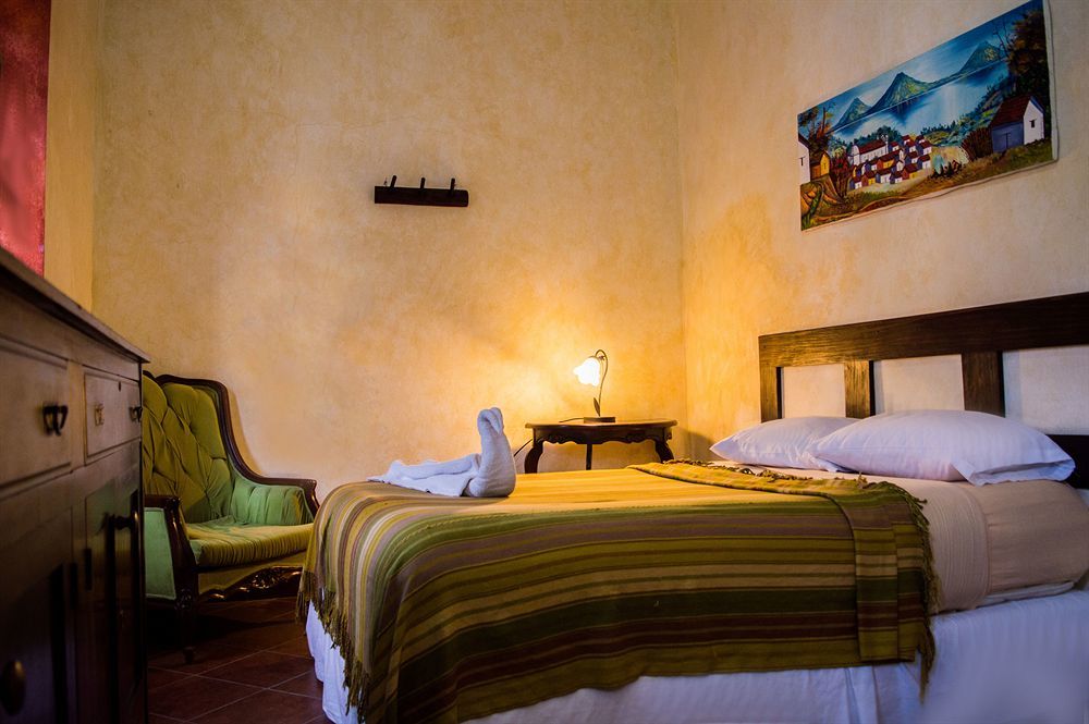 Hotel Y Galeria Uxlabil Antigua Luaran gambar