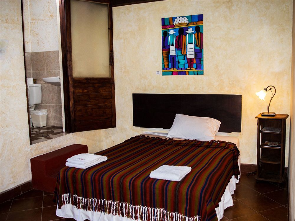 Hotel Y Galeria Uxlabil Antigua Luaran gambar