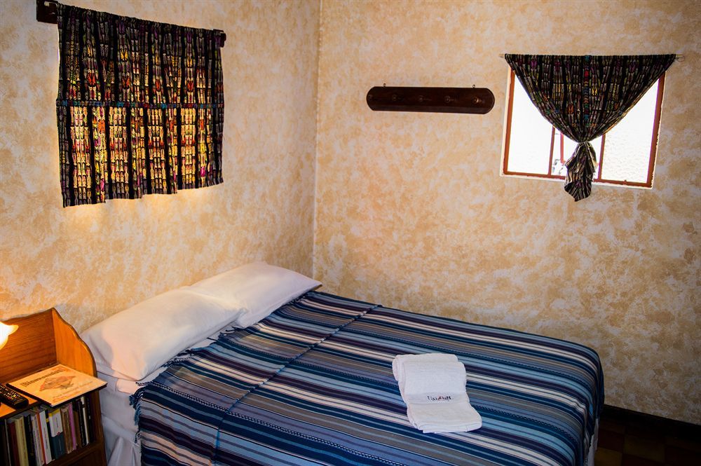 Hotel Y Galeria Uxlabil Antigua Luaran gambar