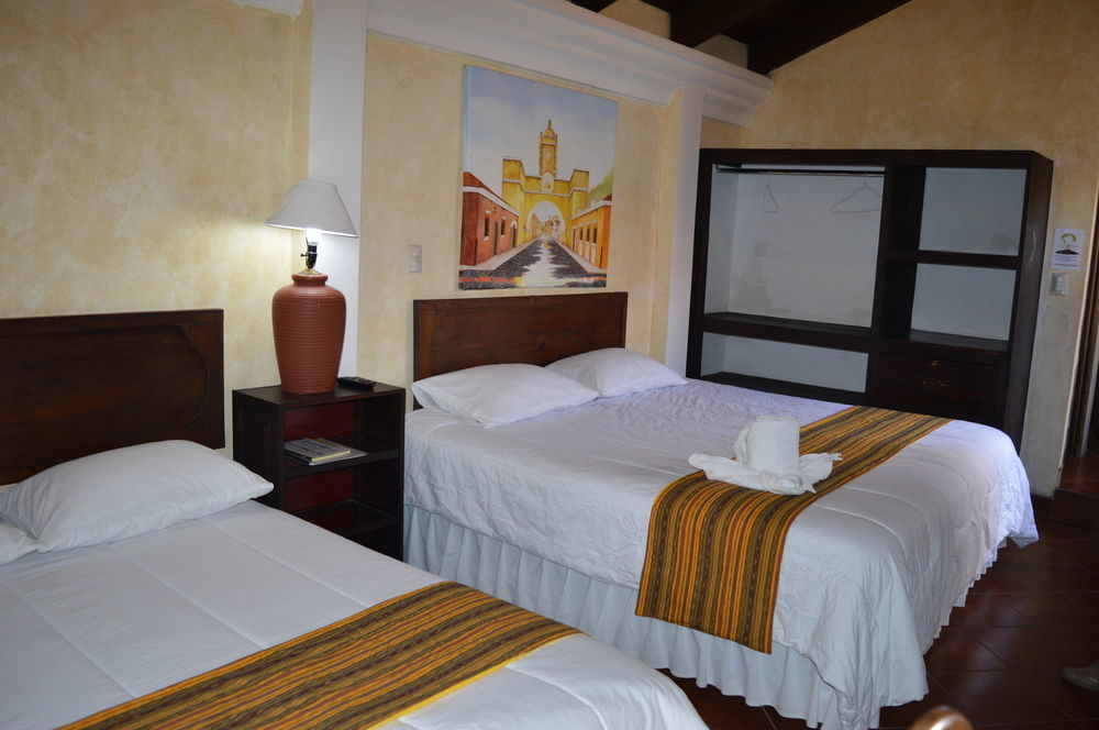 Hotel Y Galeria Uxlabil Antigua Luaran gambar
