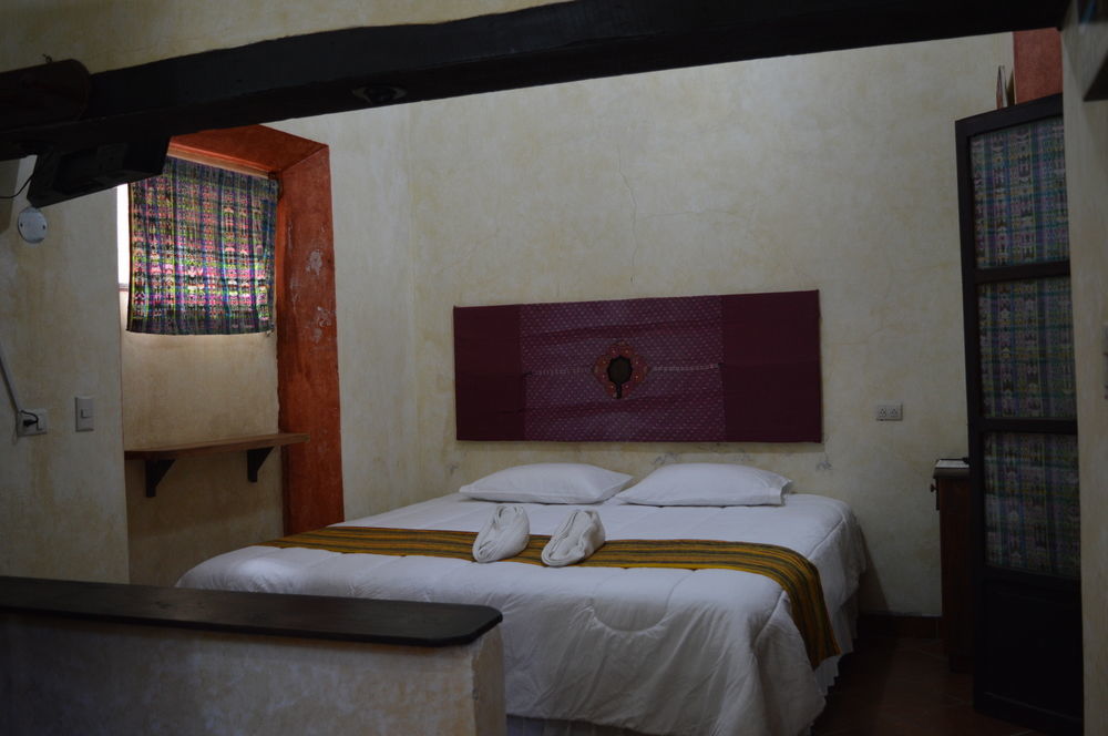 Hotel Y Galeria Uxlabil Antigua Luaran gambar