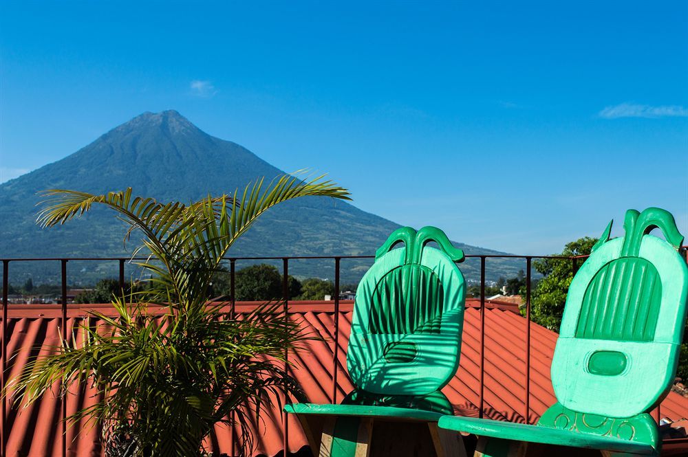 Hotel Y Galeria Uxlabil Antigua Luaran gambar