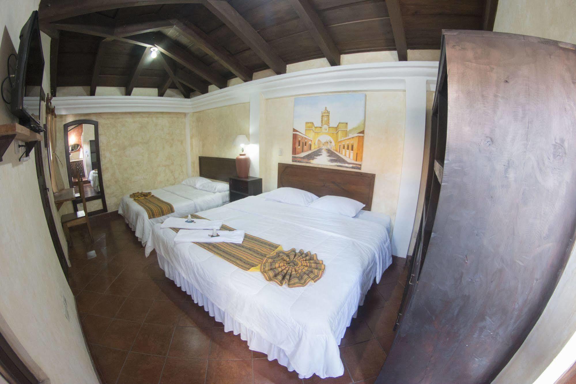 Hotel Y Galeria Uxlabil Antigua Luaran gambar