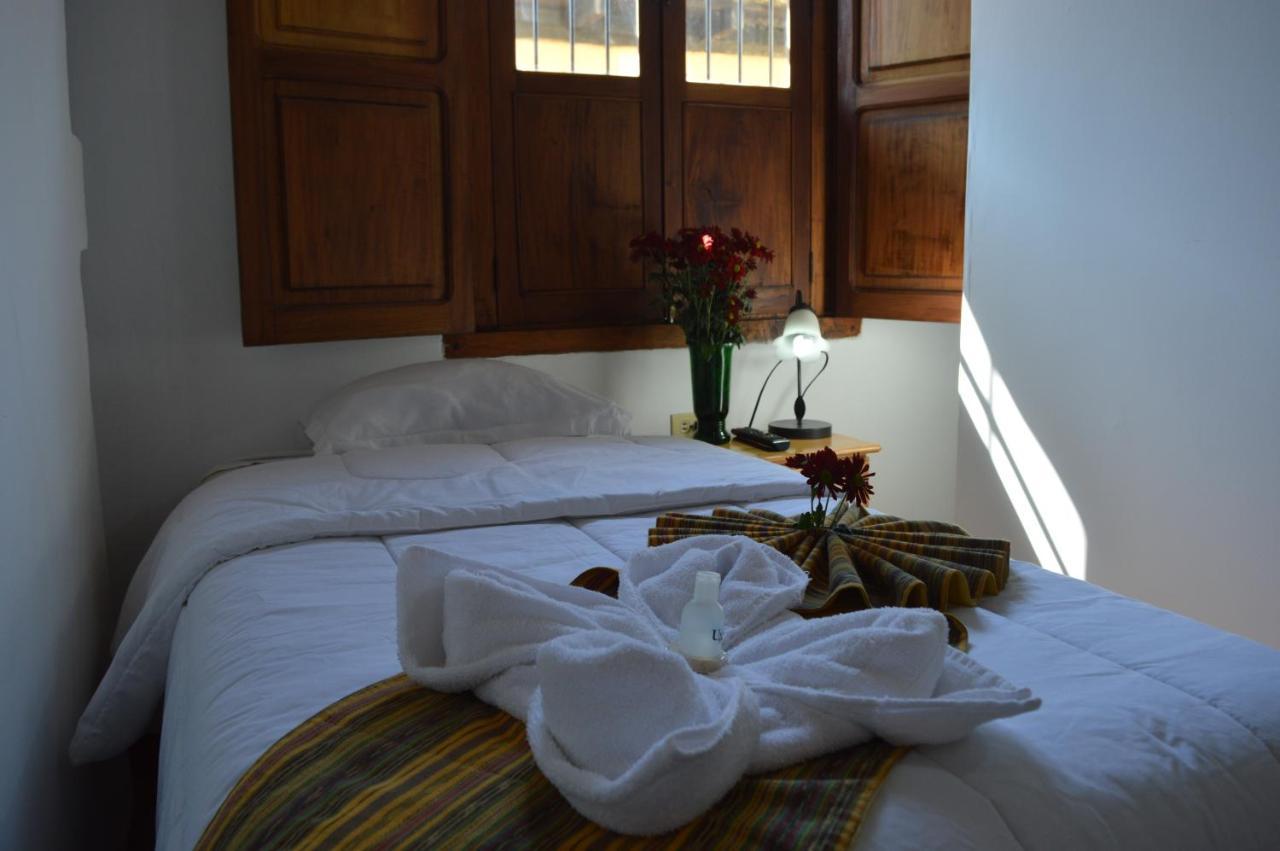 Hotel Y Galeria Uxlabil Antigua Luaran gambar